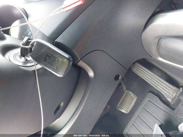 KMHTC6AD3GU280827 Hyundai Veloster