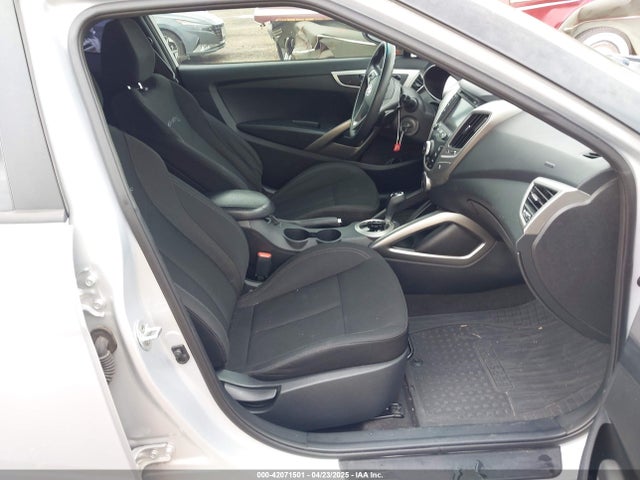 KMHTC6AD3GU280827 Hyundai Veloster