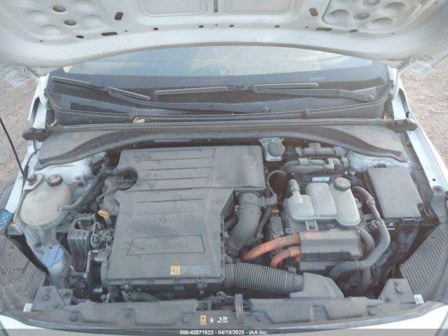 KMHC65LC2HU050185 Hyundai Ioniq Hybrid Blue