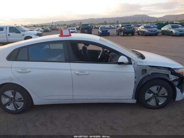 KMHC65LC2HU050185 Hyundai Ioniq Hybrid Blue