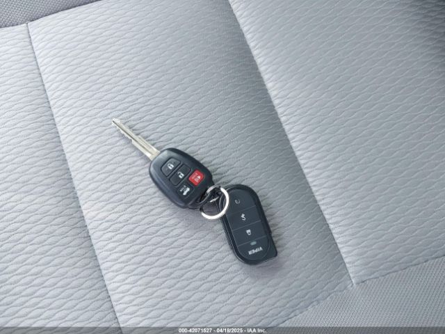2T1BURHE1GC617473 Toyota COROLLA LE
