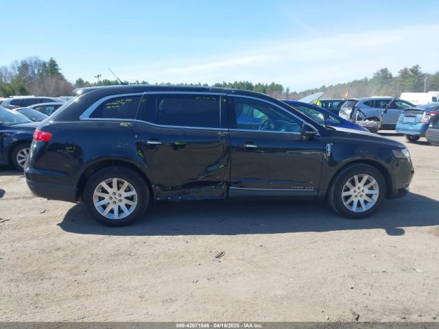 2LMHJ5NK2KBL03273 Lincoln Mkt Livery