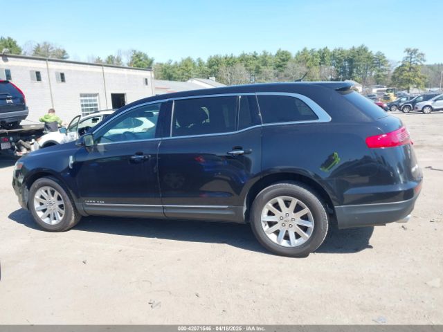 2LMHJ5NK2KBL03273 Lincoln Mkt Livery