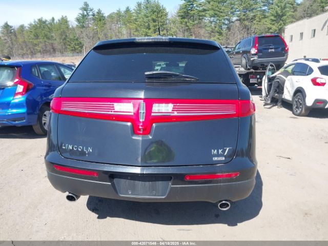 2LMHJ5NK2KBL03273 Lincoln Mkt Livery