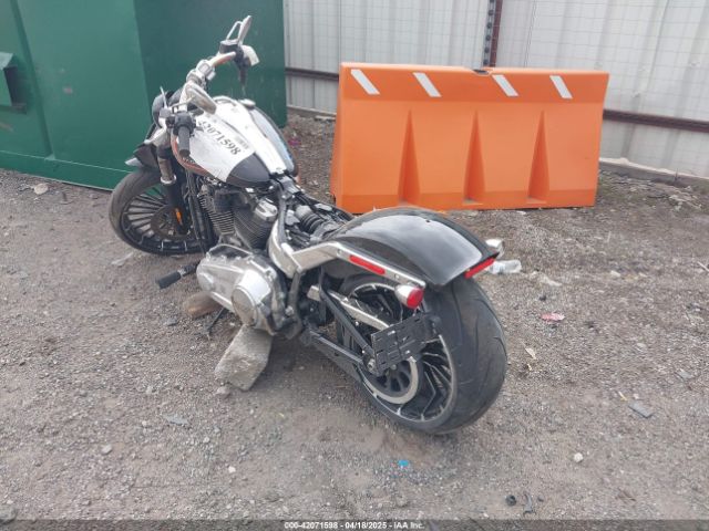 2024 HARLEY-DAVIDSON FXBR 1HD1YEZ14RB037168 Photo 2