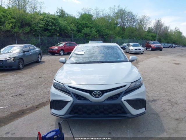 4T1G11BK4NU048290 Toyota Camry Se Awd