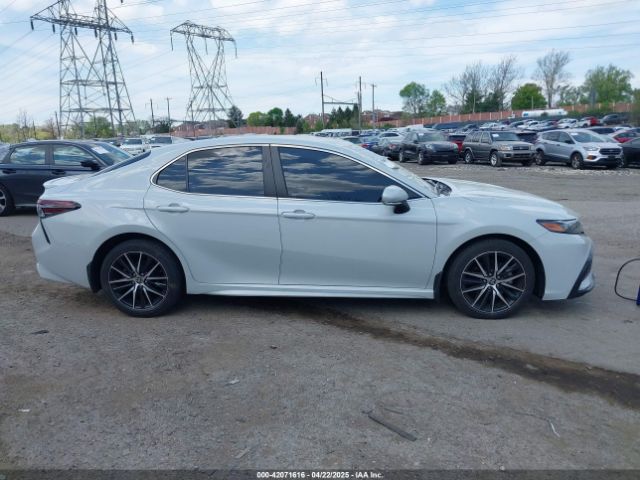 4T1G11BK4NU048290 Toyota Camry Se Awd