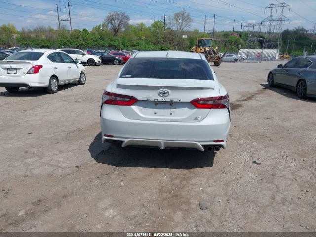 4T1G11BK4NU048290 Toyota Camry Se Awd