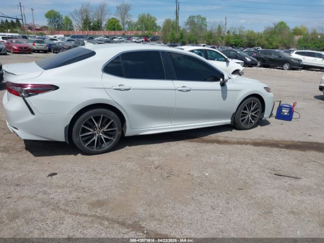 4T1G11BK4NU048290 Toyota Camry Se Awd