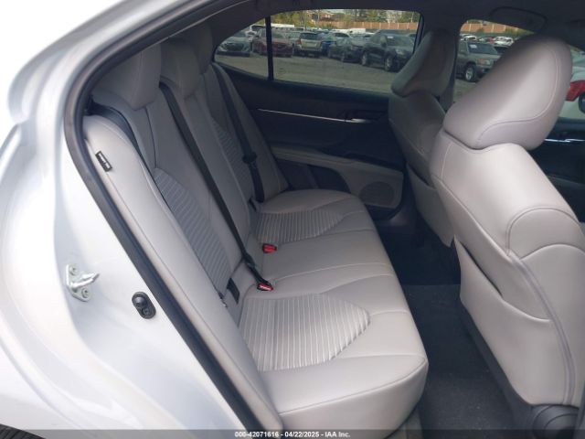 4T1G11BK4NU048290 Toyota Camry Se Awd
