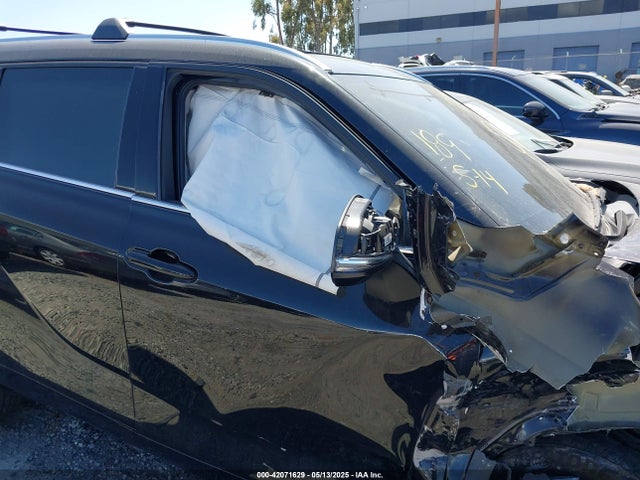 Toyota Highlander Limited 2023 5TDKDRAH5PS012464 Image 14