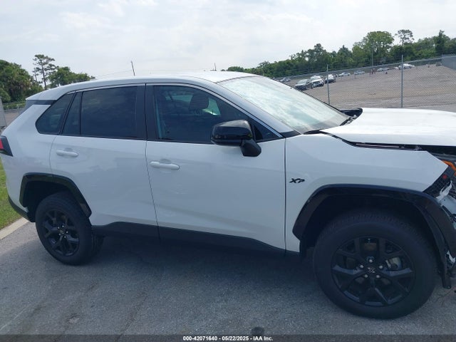2T3H1RFV3RC268803 Toyota RAV4 LE