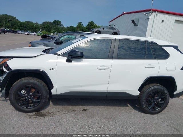 2T3H1RFV3RC268803 Toyota RAV4 LE