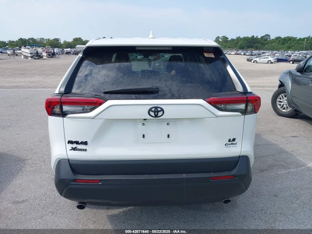 2T3H1RFV3RC268803 Toyota RAV4 LE