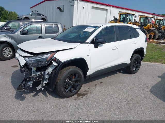 2T3H1RFV3RC268803 Toyota RAV4 LE