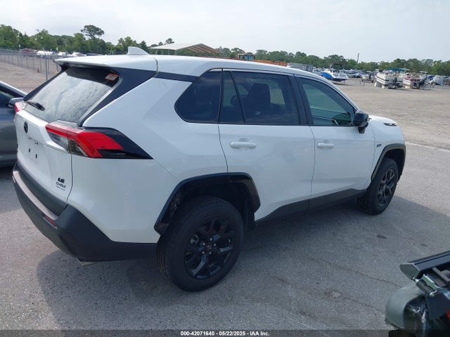 2T3H1RFV3RC268803 Toyota RAV4 LE