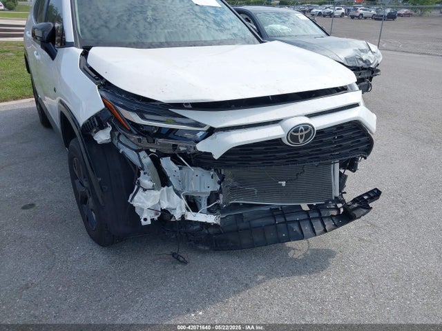 2T3H1RFV3RC268803 Toyota RAV4 LE