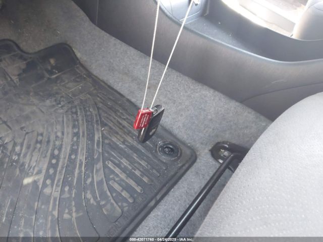 JTDKN3DU0F1913319 Toyota Prius Three