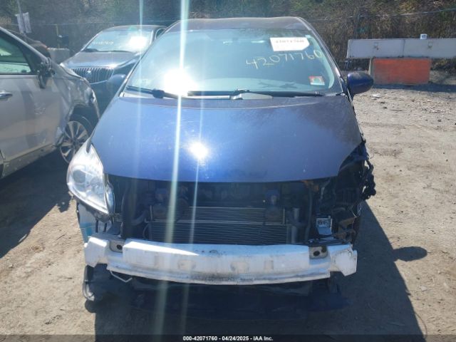 JTDKN3DU0F1913319 Toyota Prius Three