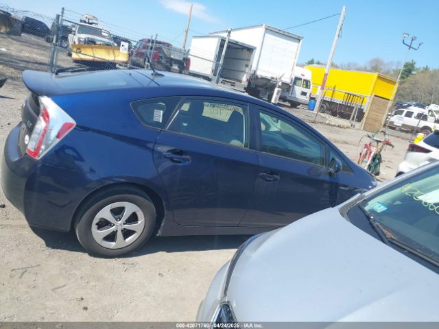 JTDKN3DU0F1913319 Toyota Prius Three