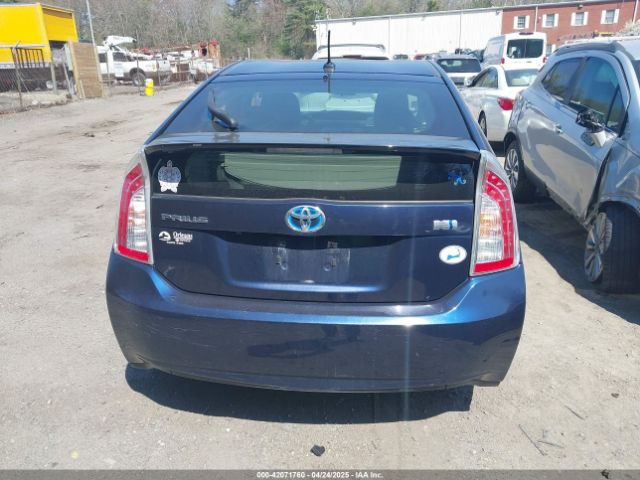JTDKN3DU0F1913319 Toyota Prius Three