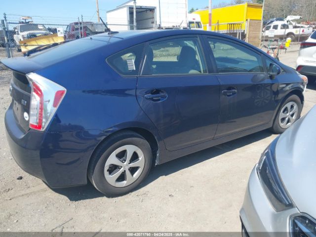 JTDKN3DU0F1913319 Toyota Prius Three
