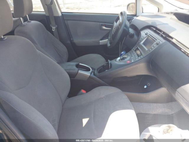 JTDKN3DU0F1913319 Toyota Prius Three