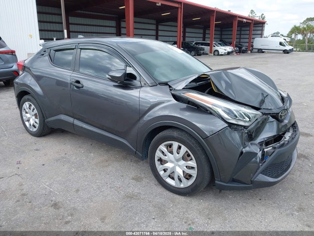 Toyota C-HR LE 2021 NMTKHMBX0MR135693 Image 1