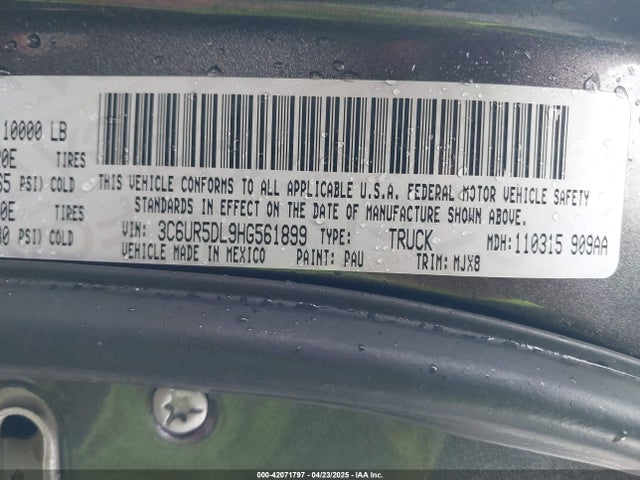 3C6UR5DL9HG561899 RAM 2500 Slt  4x4 6'4 Box