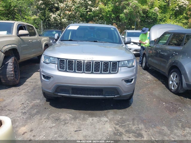 1C4RJEAG6HC647333 Jeep Grand Cherokee Laredo 4x2