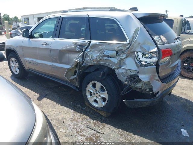 1C4RJEAG6HC647333 Jeep Grand Cherokee Laredo 4x2