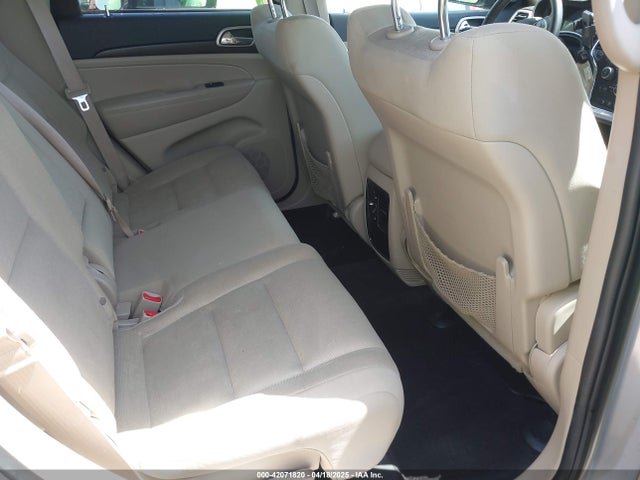 1C4RJEAG6HC647333 Jeep Grand Cherokee Laredo 4x2