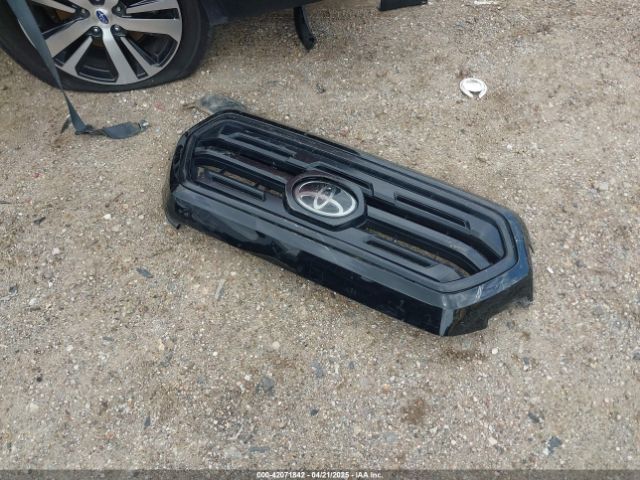 5TFAX5GN6JX103785 Toyota Tacoma Sr