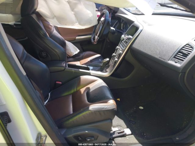 YV4902DZ8E2545061 Volvo Xc60 T6 R-design Platinum