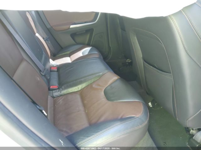 YV4902DZ8E2545061 Volvo Xc60 T6 R-design Platinum