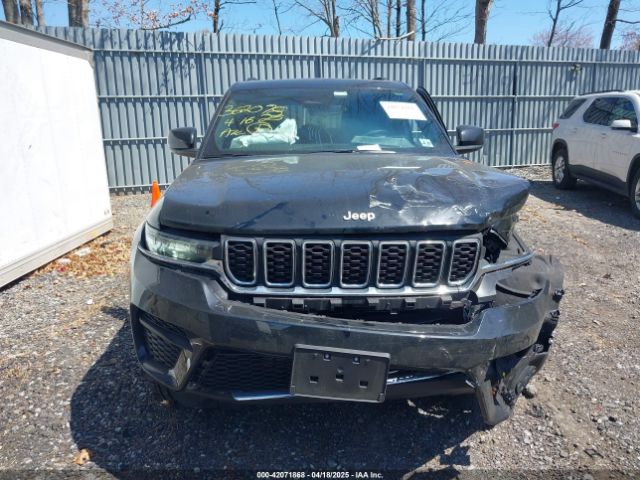1C4RJHAGXRC252560 Jeep Grand Cherokee Laredo X 4x4