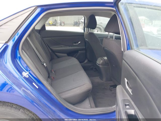 KMHLL4AG9PU578569 Hyundai ELANTRA SE