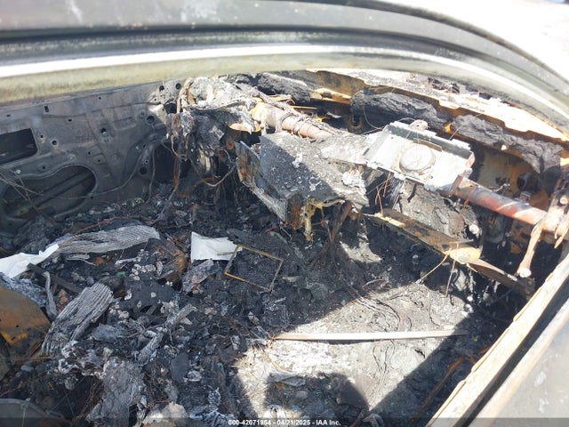 4T1G11AK6LU909869 Toyota CAMRY SE