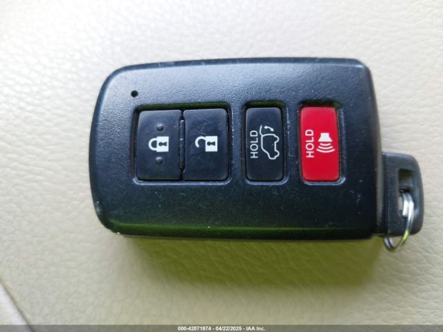 5TDJKRFH9ES059309 Toyota Highlander Xle V6