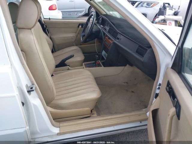 1993 MERCEDES-BENZ 190 WDBDA29D1PG067674 Photo 4