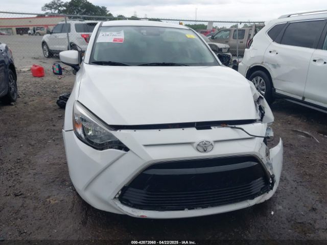 3MYDLBYV4JY302016 Toyota YARIS IA