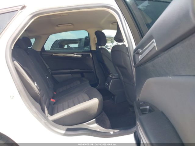 3FA6P0H75HR370403 Ford FUSION SE