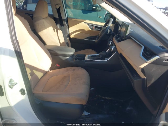 JTMH1RFV2LD051729 Toyota RAV4 LE
