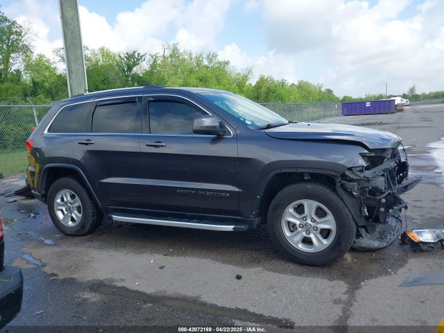 1C4RJEAG3HC887973 Jeep Grand Cherokee Laredo 4x2
