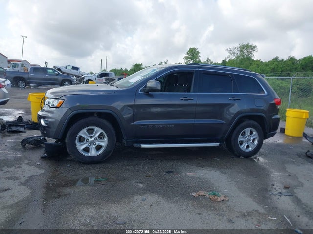 1C4RJEAG3HC887973 Jeep Grand Cherokee Laredo 4x2