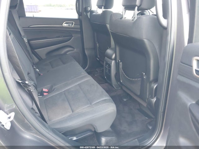 1C4RJEAG3HC887973 Jeep Grand Cherokee Laredo 4x2