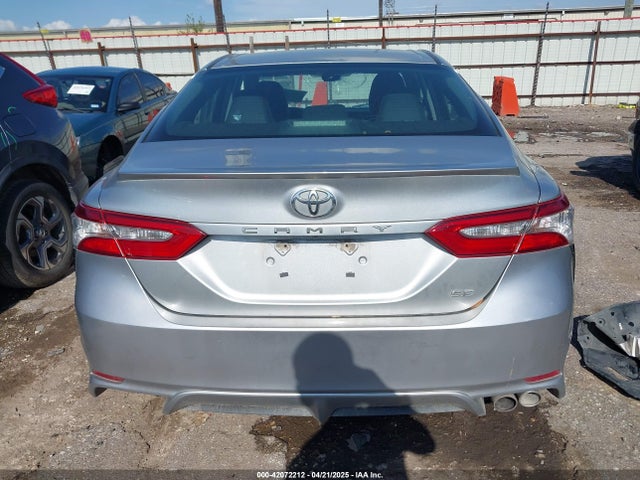 4T1B11HKXJU572684 Toyota CAMRY SE