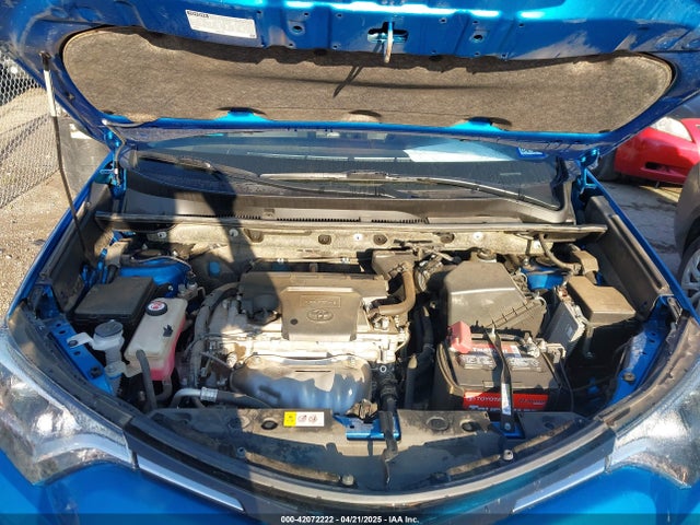 JTMWFREV1JJ736877 Toyota Rav4 Xle
