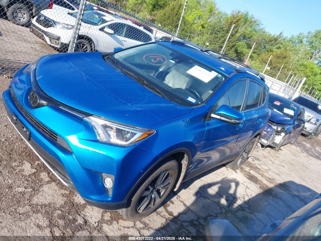 JTMWFREV1JJ736877 Toyota Rav4 Xle
