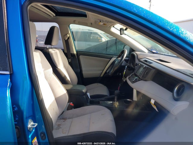 JTMWFREV1JJ736877 Toyota Rav4 Xle